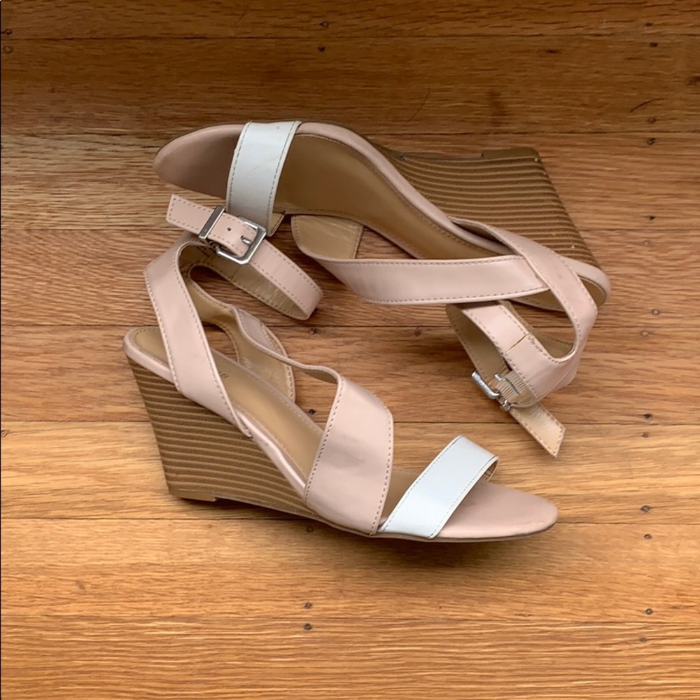 Express wedges, nude/white